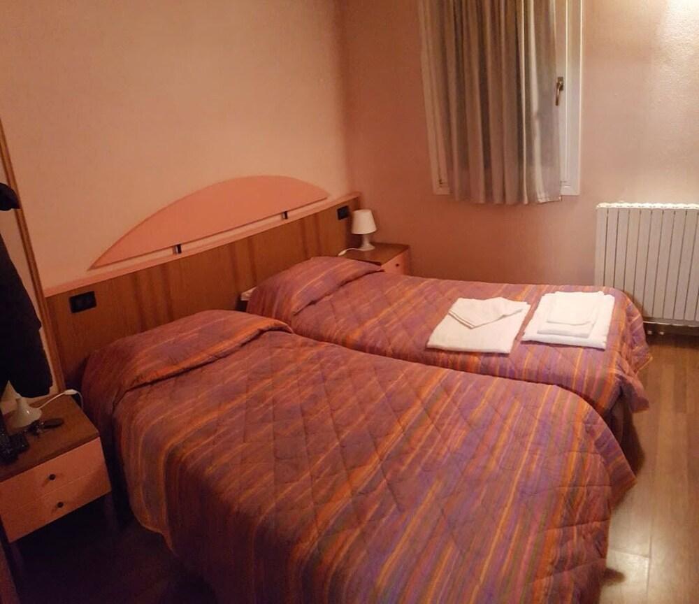 Hotel La Piazzetta Vidiciatico Eksteriør billede