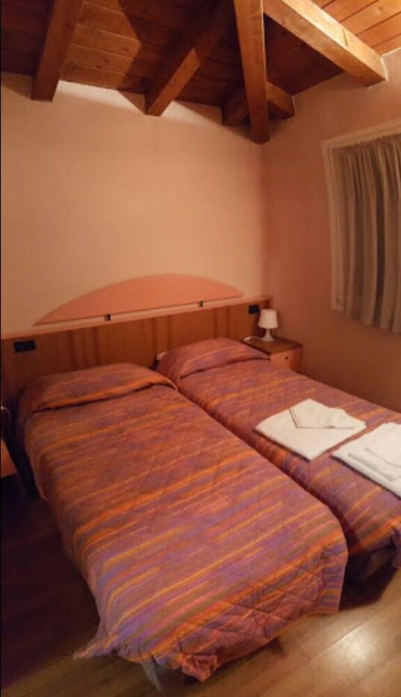 Hotel La Piazzetta Vidiciatico Eksteriør billede