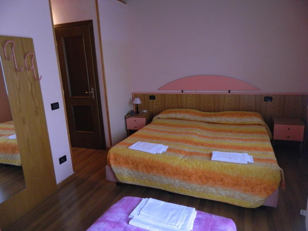 Hotel La Piazzetta Vidiciatico Værelse billede